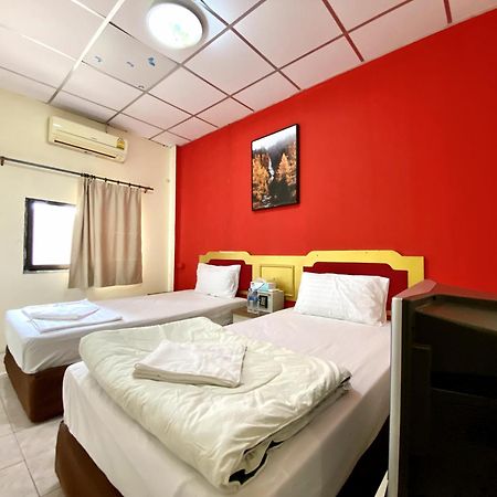 Patong Adventure Hostel Экстерьер фото