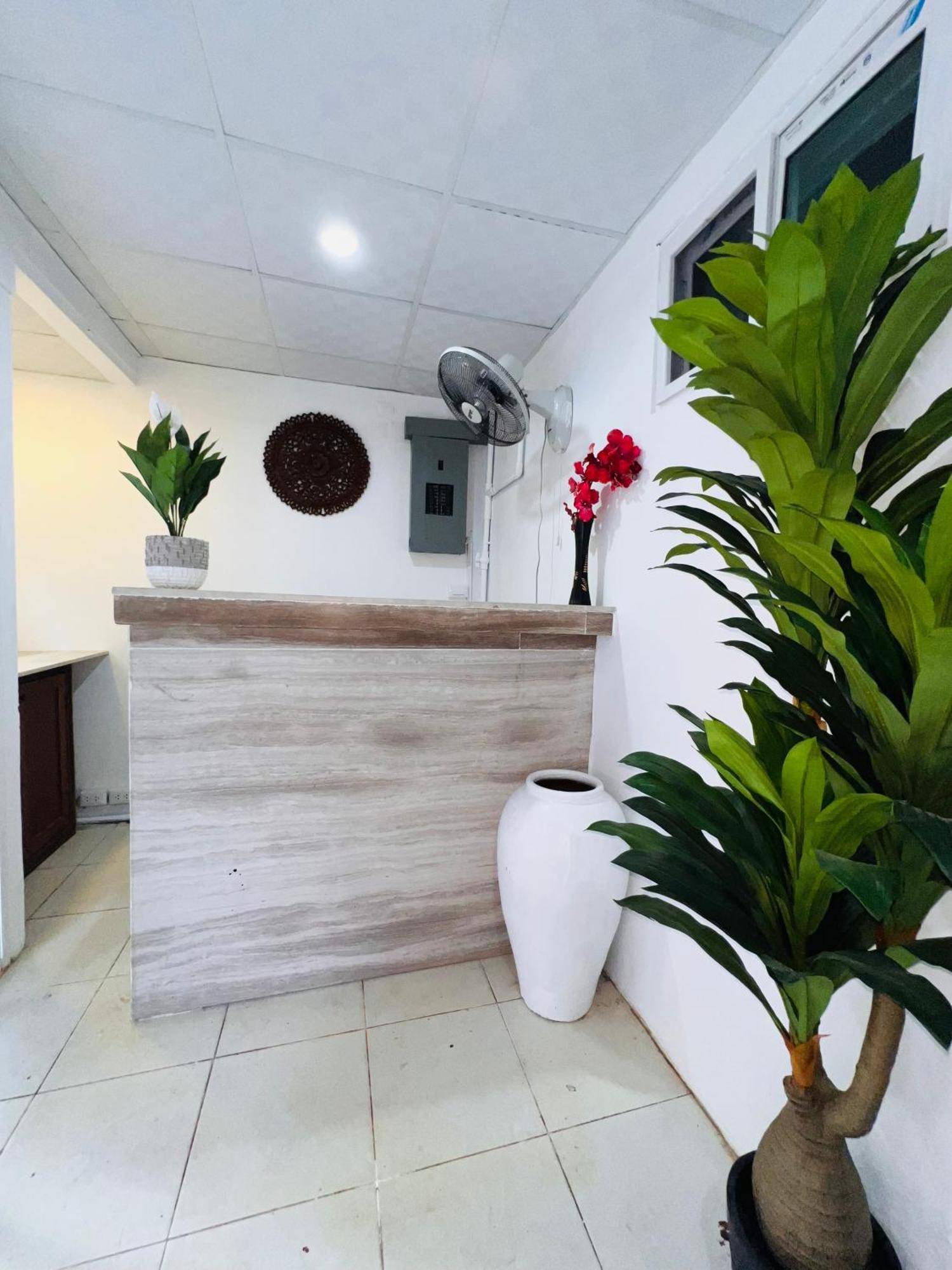 Patong Adventure Hostel Экстерьер фото