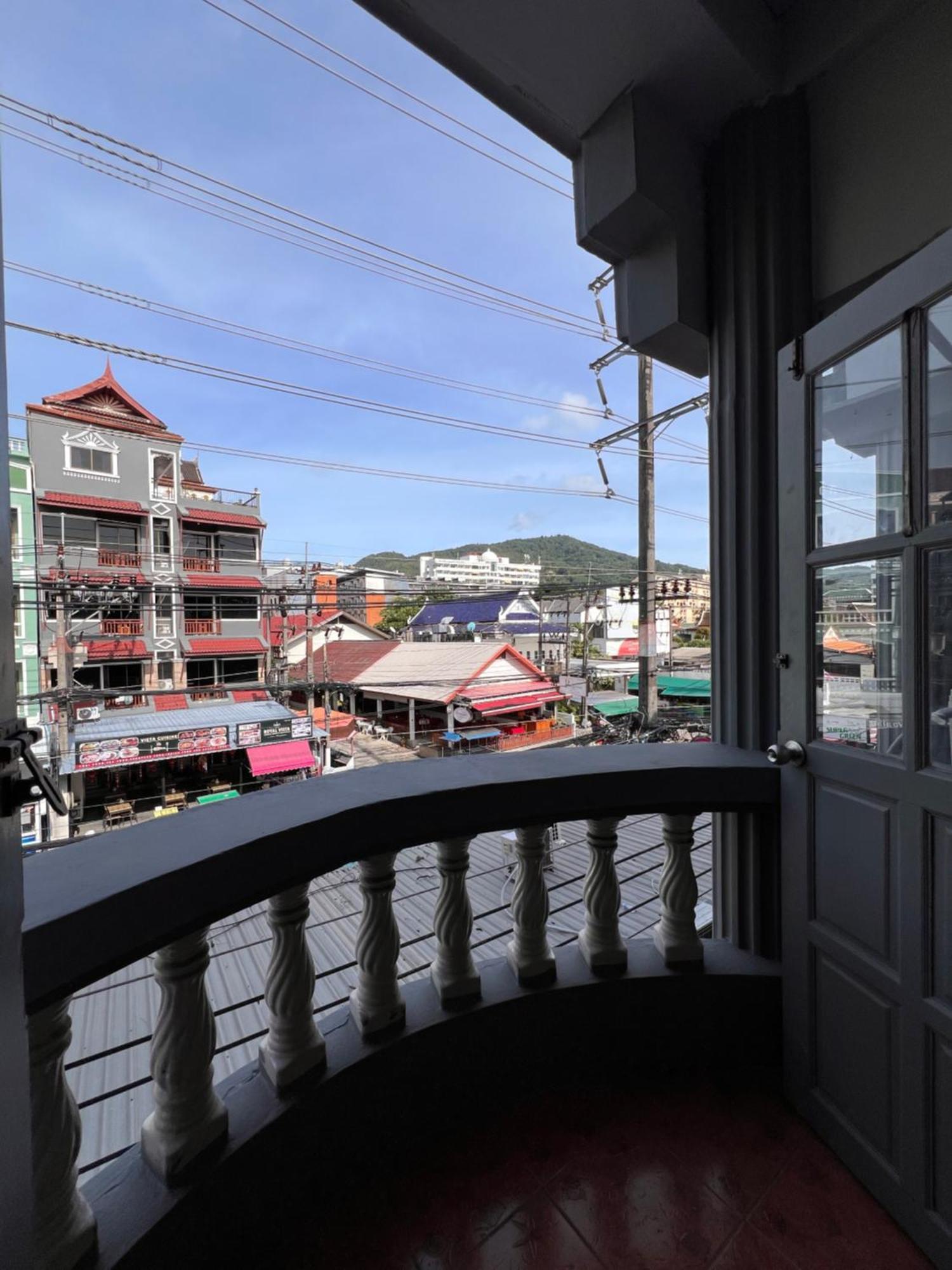 Patong Adventure Hostel Экстерьер фото