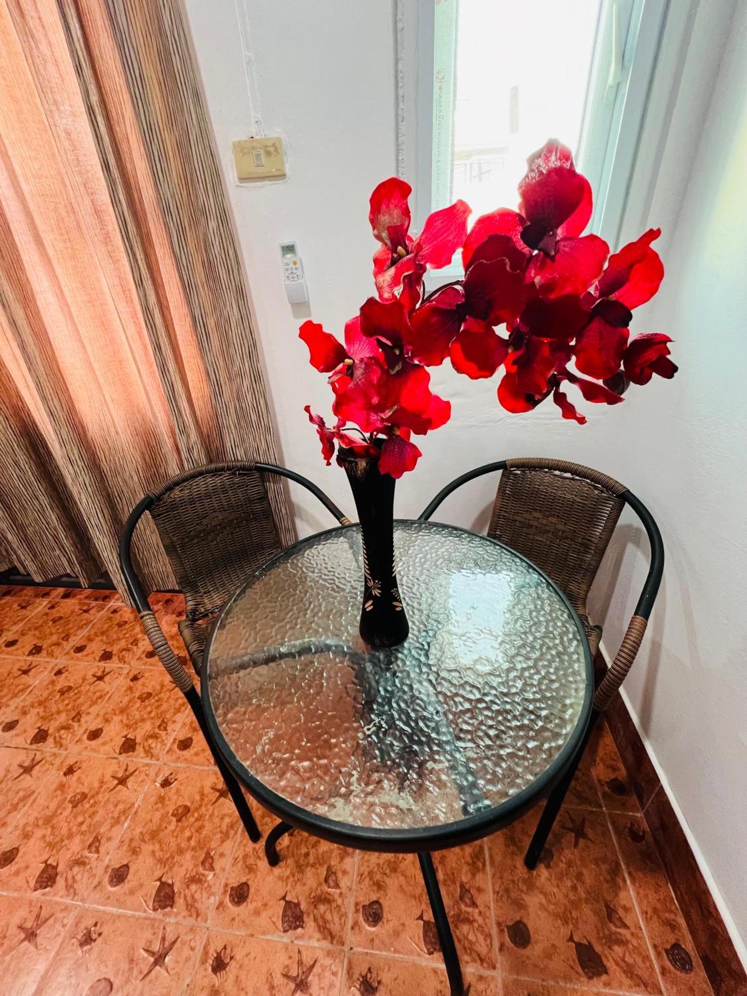 Patong Adventure Hostel Экстерьер фото