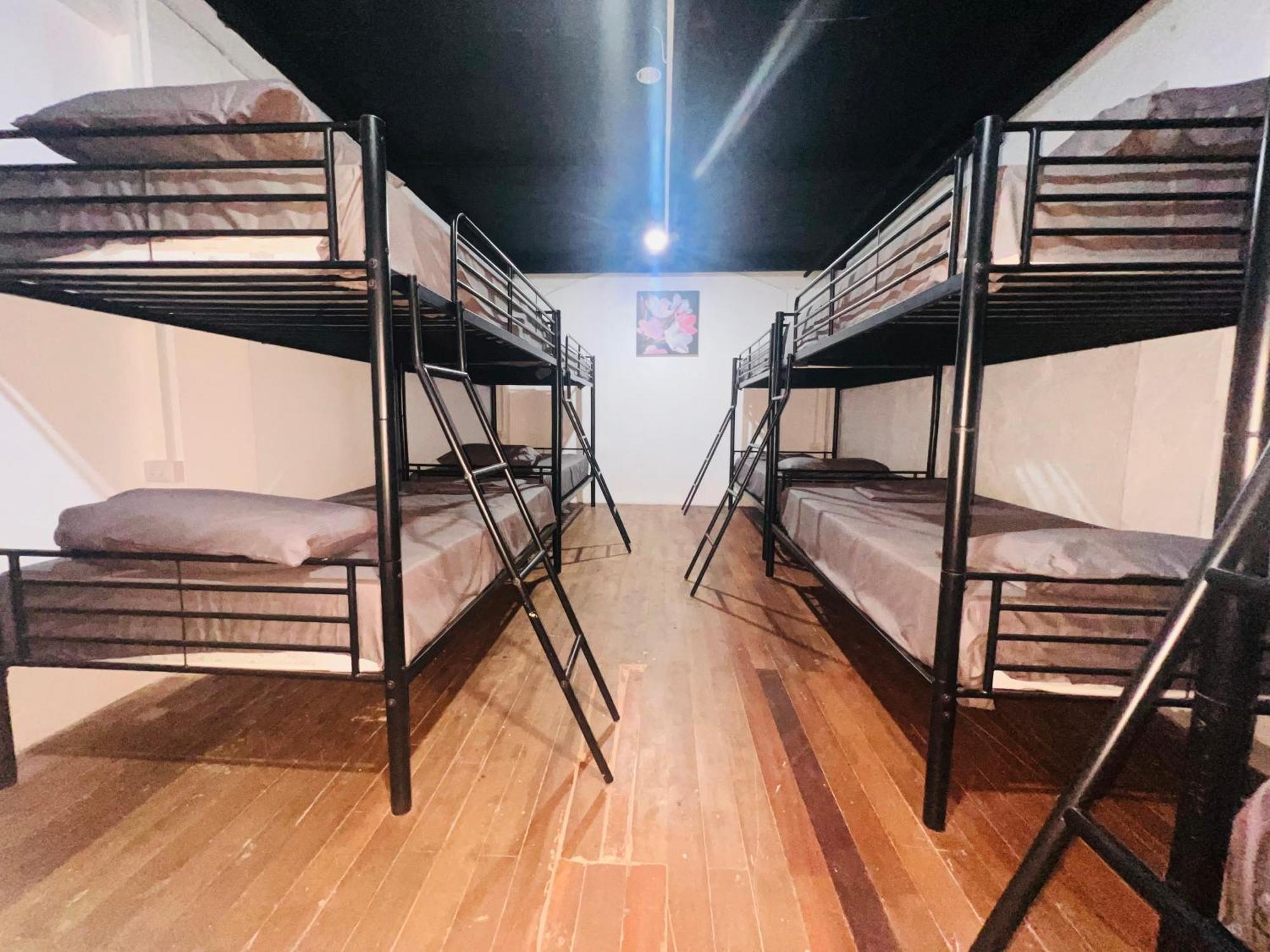 Patong Adventure Hostel Экстерьер фото