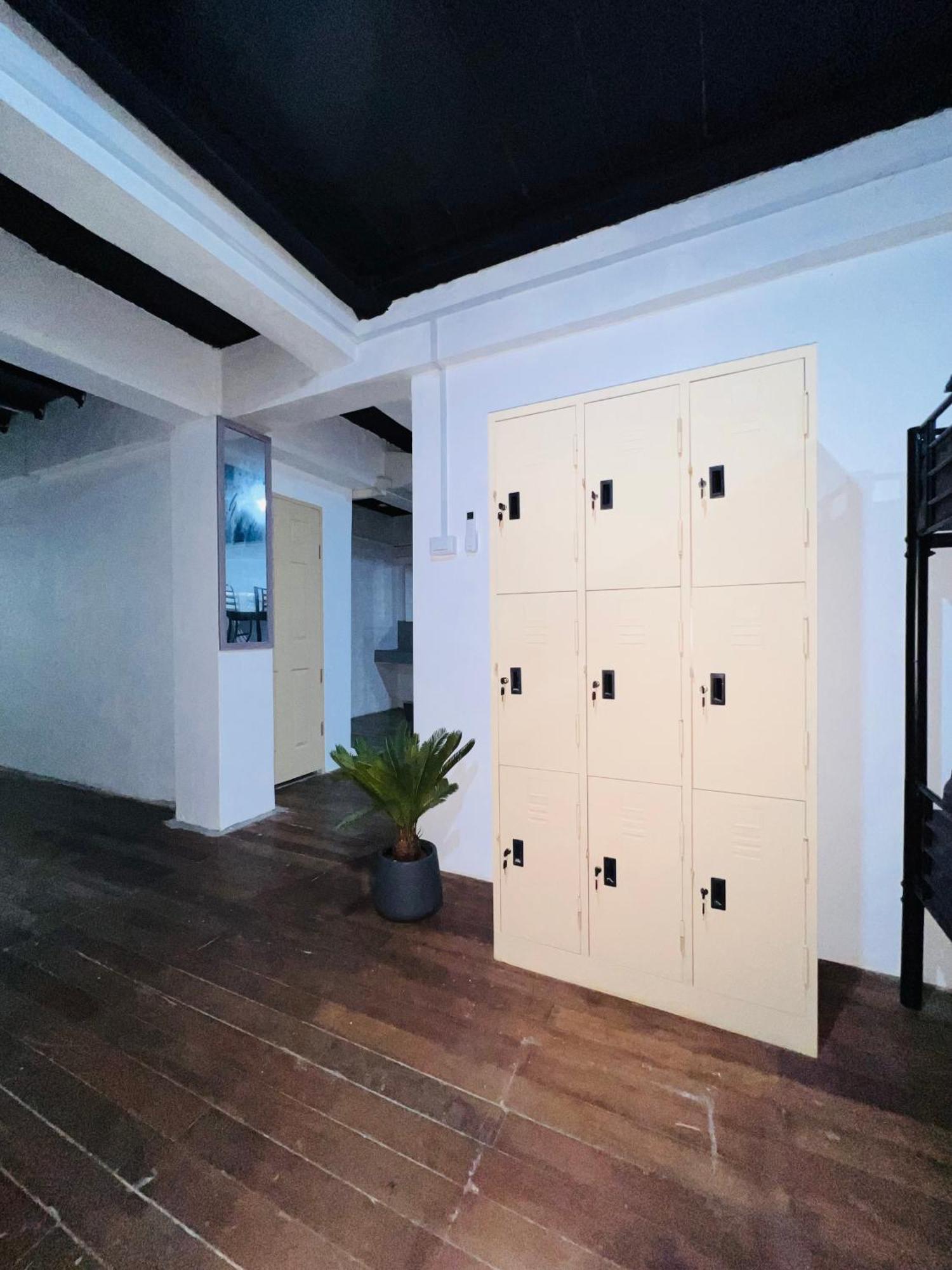 Patong Adventure Hostel Экстерьер фото