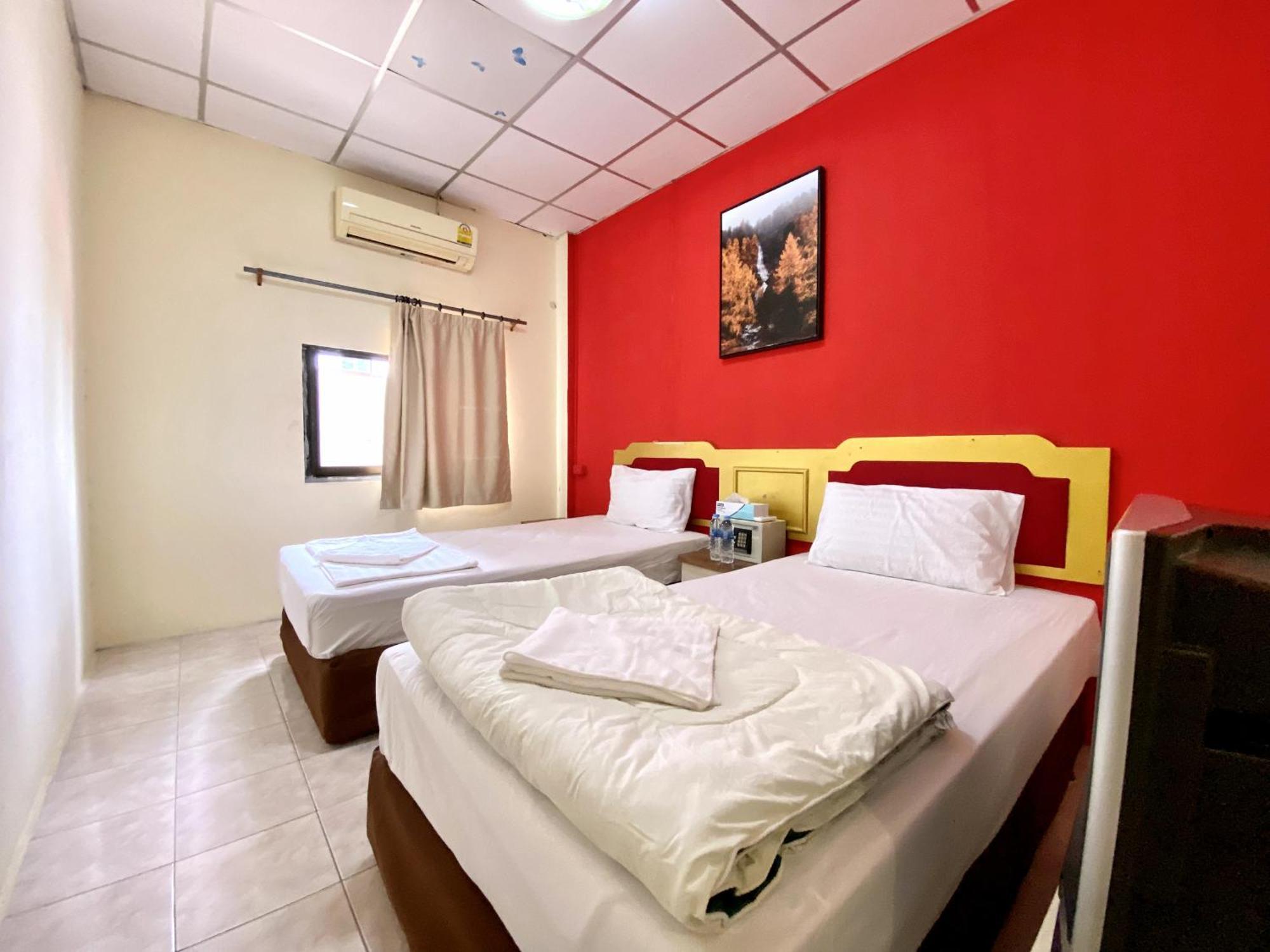 Patong Adventure Hostel Экстерьер фото