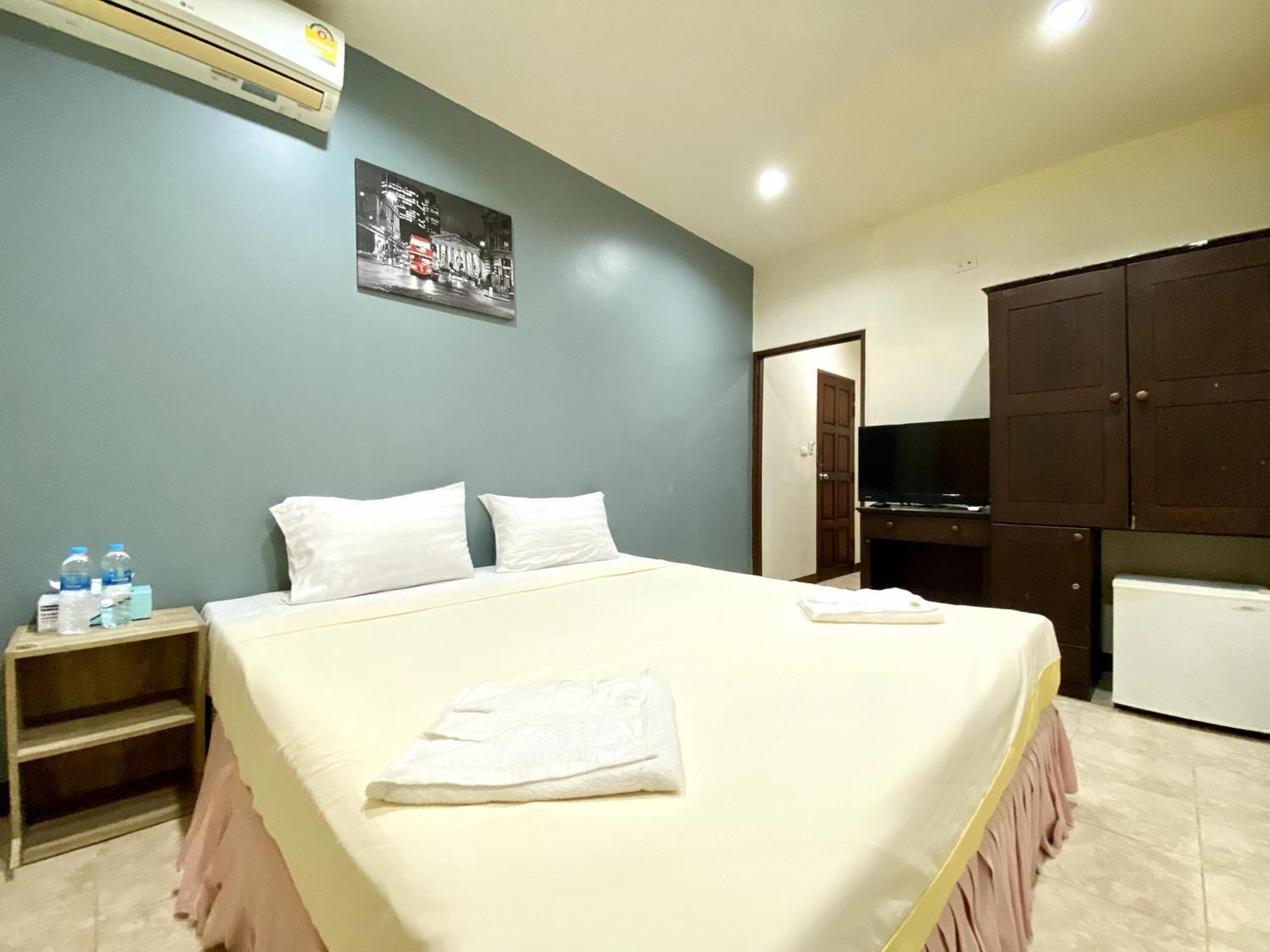 Patong Adventure Hostel Экстерьер фото
