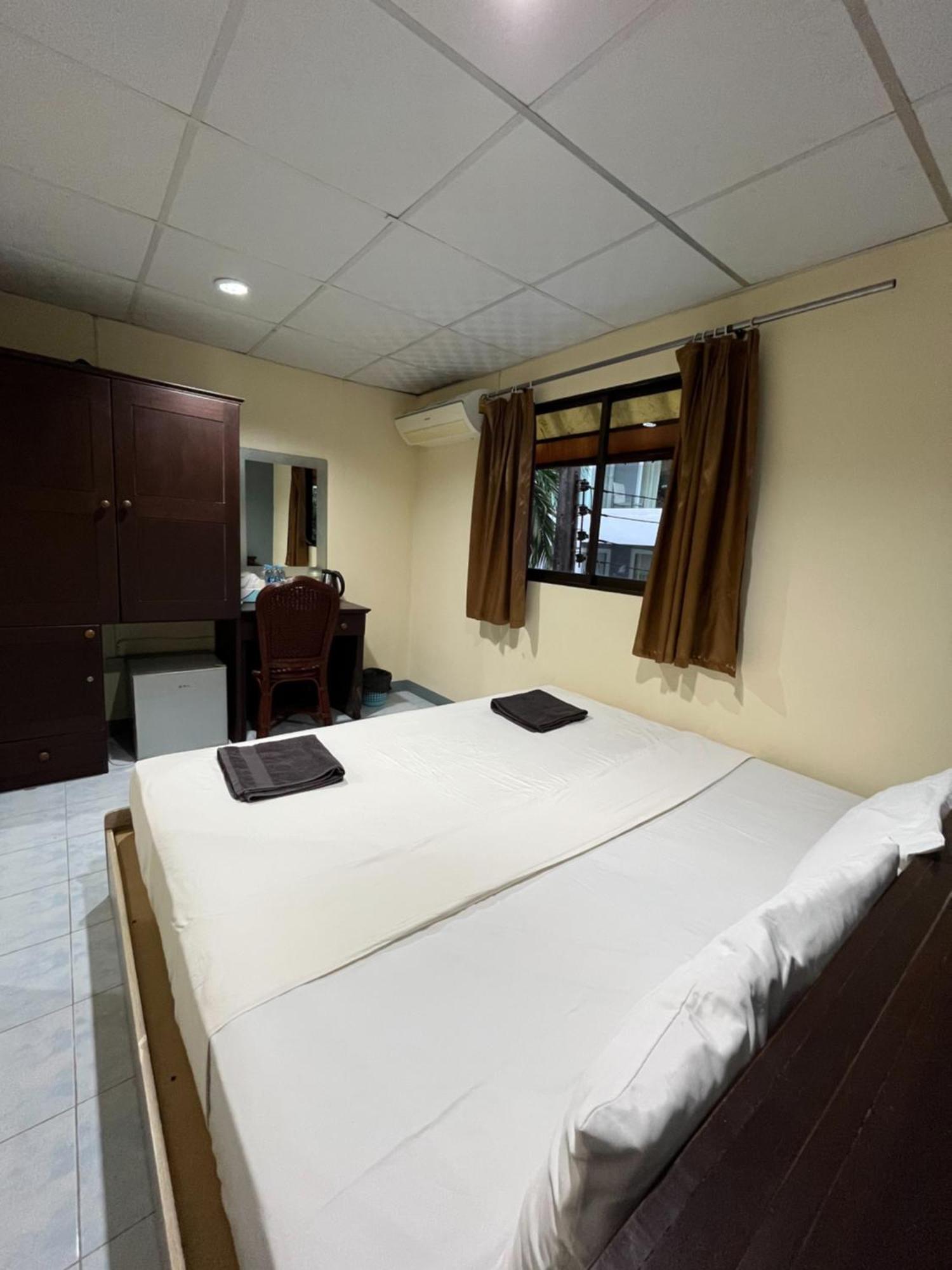Patong Adventure Hostel Экстерьер фото