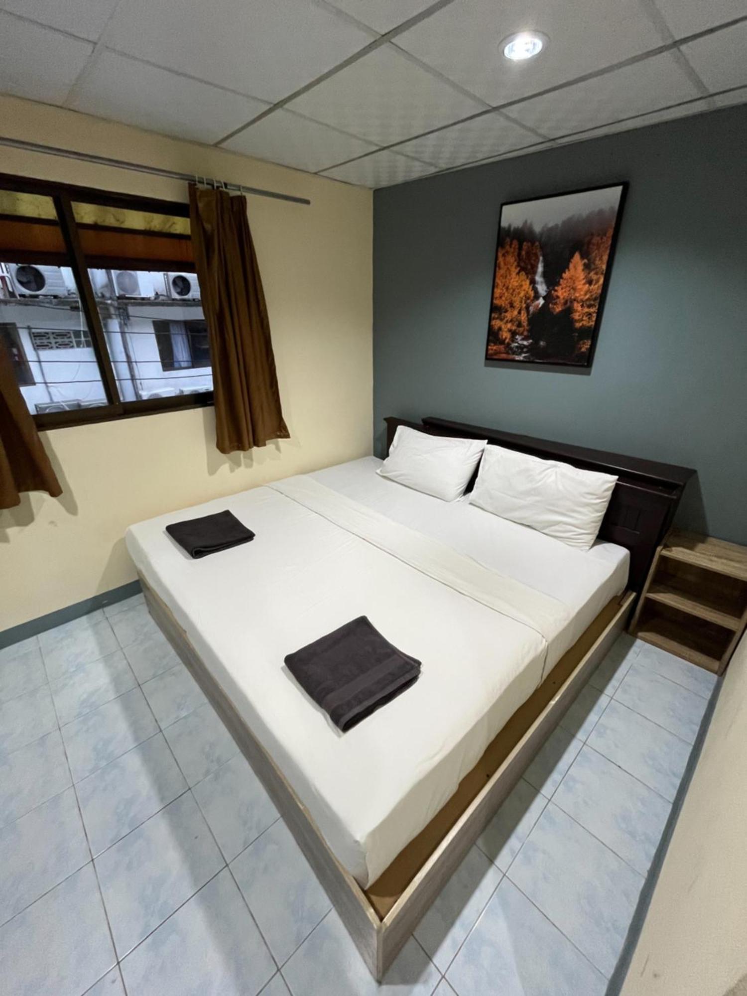 Patong Adventure Hostel Экстерьер фото